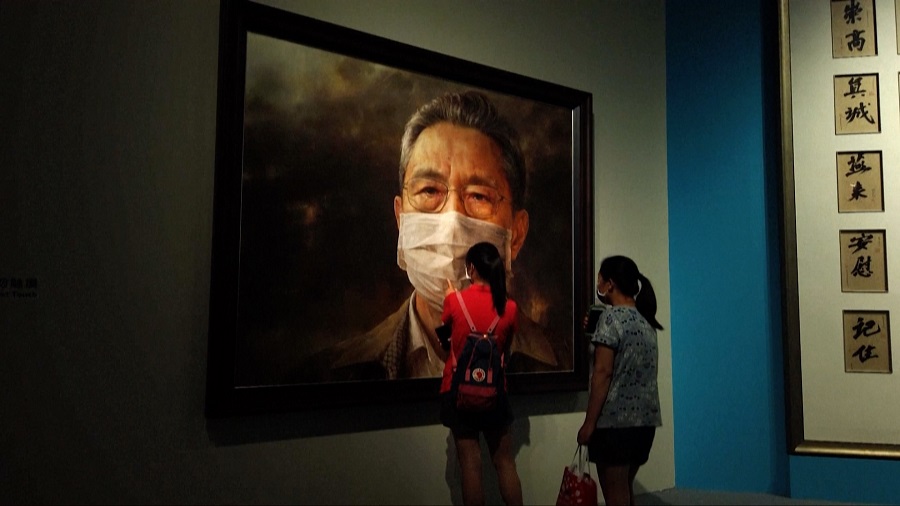 鐘南山畫像展，鐘南山口罩畫像，疫情下的畫展